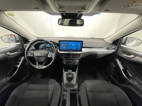 FORD Focus 2023 — imagine 7