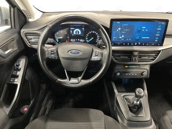 FORD Focus 2023 — imagine 6