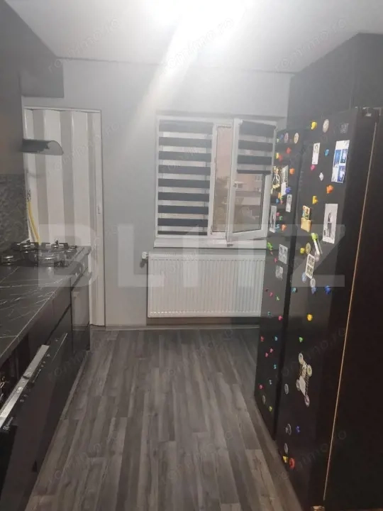 Apartament cu 4 camere, 2 bai, 80 mp, et. intermediar, zona Aurel Vlaicu — fotografia 3