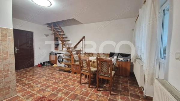 Apartament de inchiriat cu 3 camere balcon la mansarda Vasile Aaron — fotografia 1