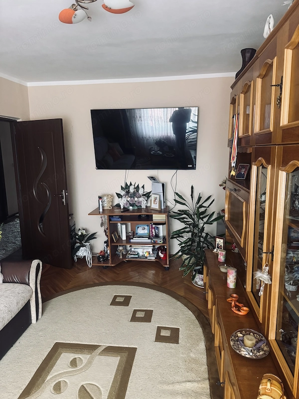 Vand 2 camere modelul mare plus pozitie foarte buna! — fotografia 3