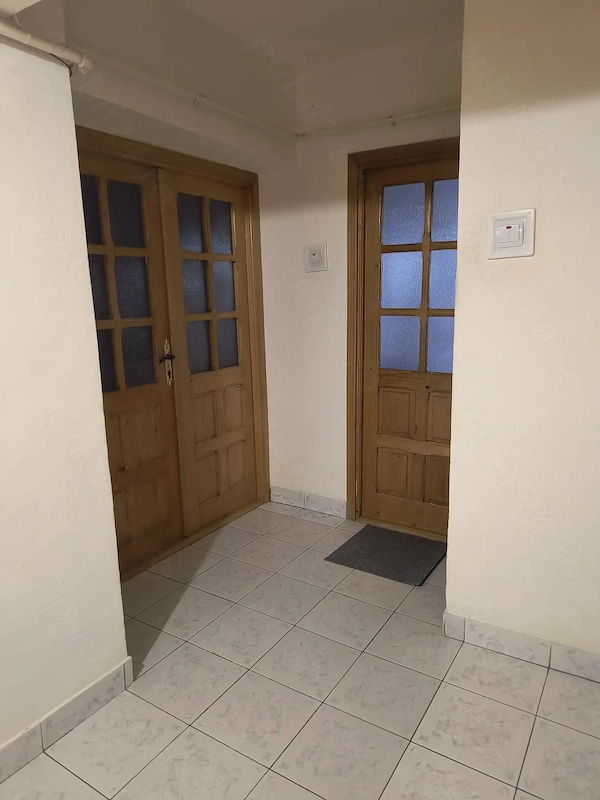 Proprietar vând apartament 3 camere decomandate zona centrală! — fotografia 3