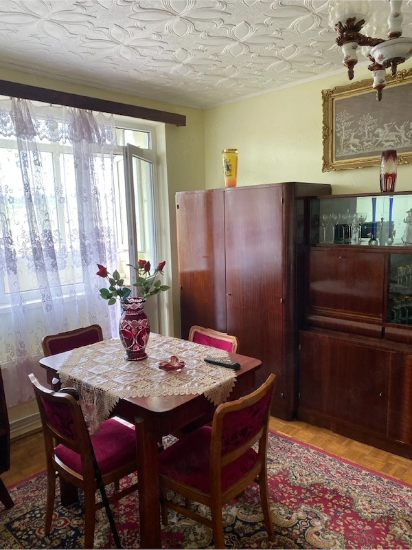 Apartament de vanzare cu 3 camere zona Micro 1 — fotografia 1
