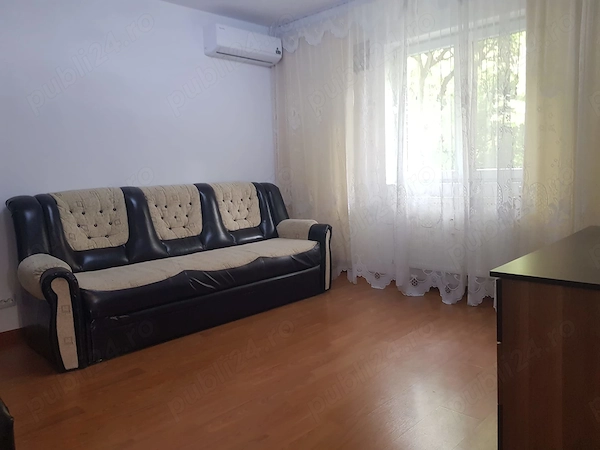 Apartament 2 camere Piata Resita, etaj 1, curat — fotografia 1