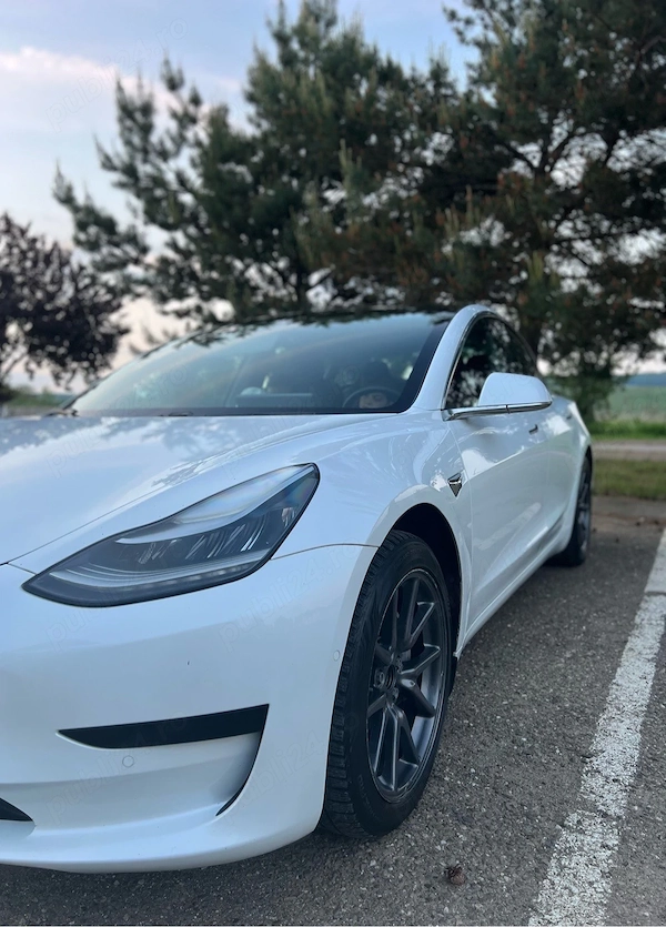 TESLA Model 3 2020 — imagine 2