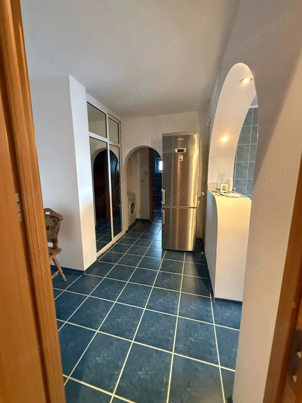 De închiriat apartament 2 camere, Micro 20 — fotografia 3
