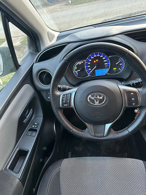 TOYOTA Yaris 2016 — imagine 4
