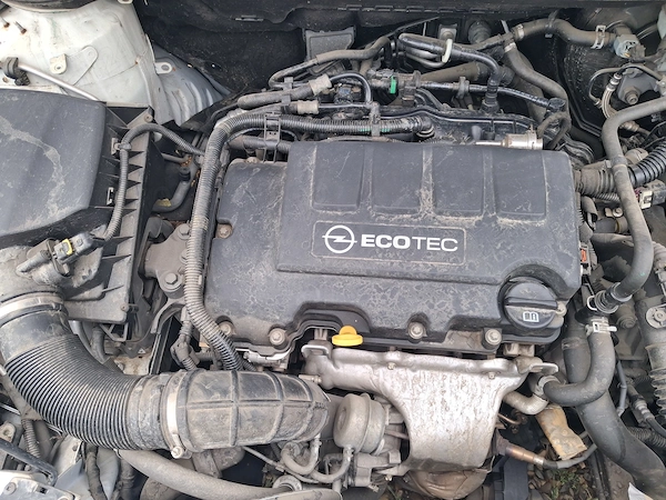 OPEL Astra 2012 — imagine 2