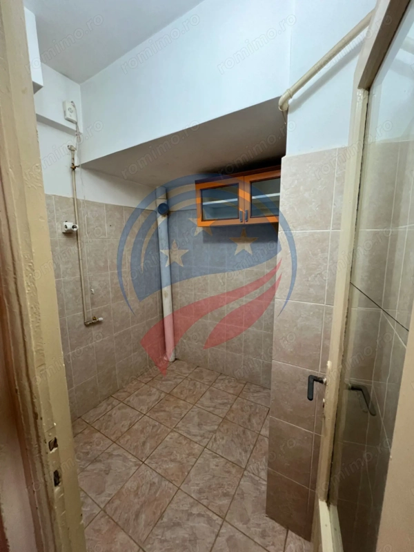 Apartament 2 camere ultracentral de vânzare — fotografia 3