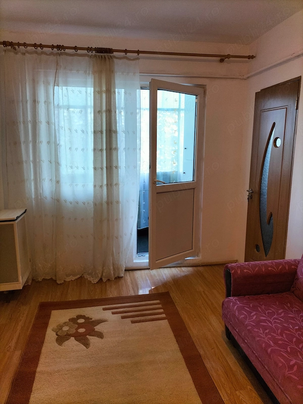 Garsoniera de inchiriat — fotografia 1