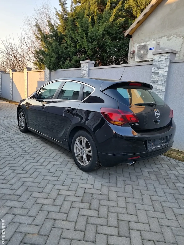 OPEL Astra 2011 — imagine 2