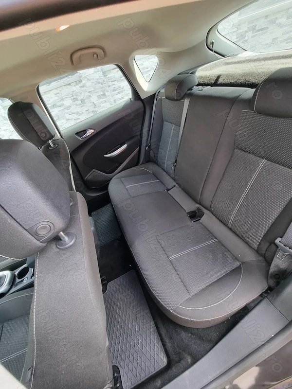 OPEL Astra 2011 — imagine 9