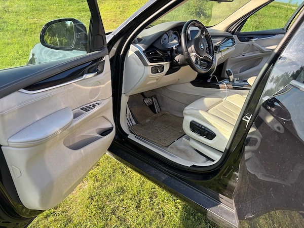 BMW 5 Series 2015 — imagine 8