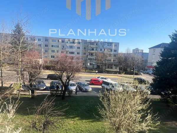 Vintage apartament 4 camere, B-dul București / Regele Mihai,decomandat etaj 2 — fotografia 3