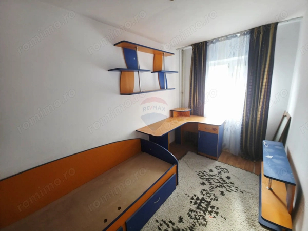 Apartament cu 3 camere de vânzare în zona Maratei — fotografia 1