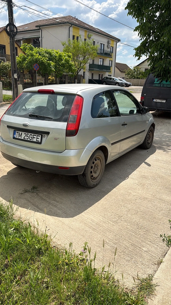 FORD Fiesta 2004 — imagine 5