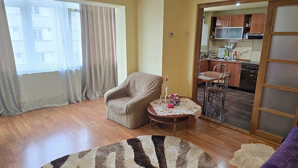 Vand apartament cu 4 camere in Deva, zona Crinilor, 2 bai, balcon, etaj 3 — fotografia 1