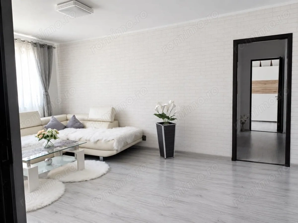 COMISION 0%, Apartament 3 Camere, RENOVAT, 60 mp, Spitalul Județean — fotografia 3