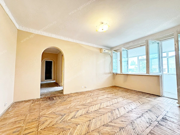 Apartament cu 3 camere, în cartierul Micro 16, 70 mp — fotografia 1