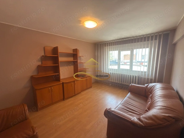 Apartament 3 camere de vanzare in Bacau strada Stefan cel Mare — fotografia 3