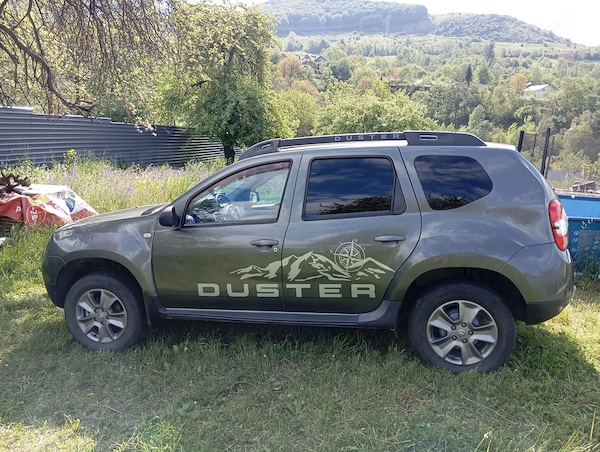 Duster 4x4 2015, Laureate