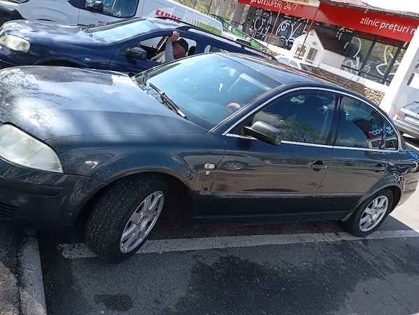 VOLKSWAGEN Passat 2003 — imagine 3