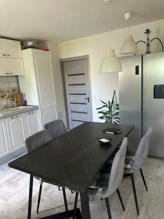 Apartament 3 camere, decomandat, 76 mp, zona 1 Mai — fotografia 1
