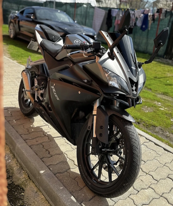 Yamaha yzf R125 2015