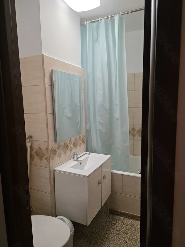 Apartament 2camere renovat de închiriat — fotografia 1