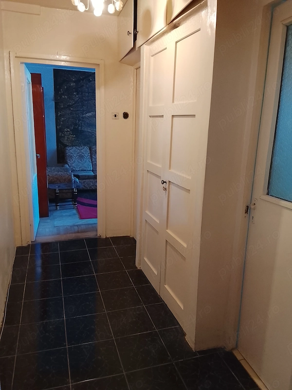 Apartament 3 camere Bulevardul Cuza-Vodă Călărași — fotografia 2