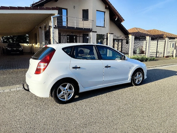 HYUNDAI i30 2011 — imagine 3