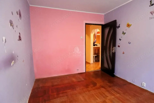 zona Nord-apartament 3 camere decomandate-parter înalt-centrală proprie — fotografia 3