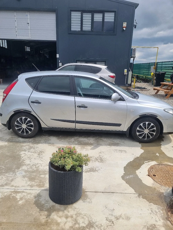 HYUNDAI i30 2010 — imagine 2