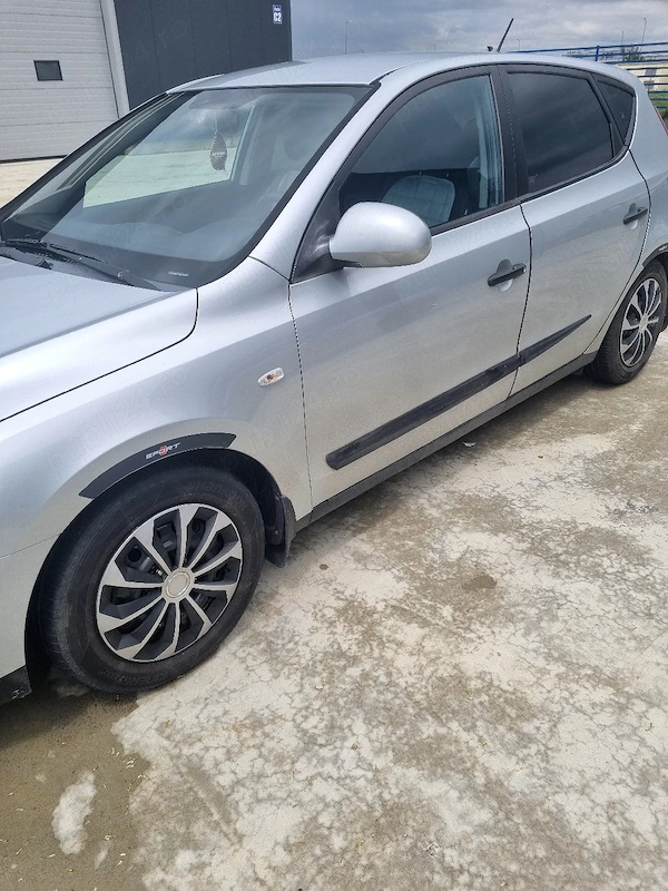 HYUNDAI i30 2010 — imagine 4