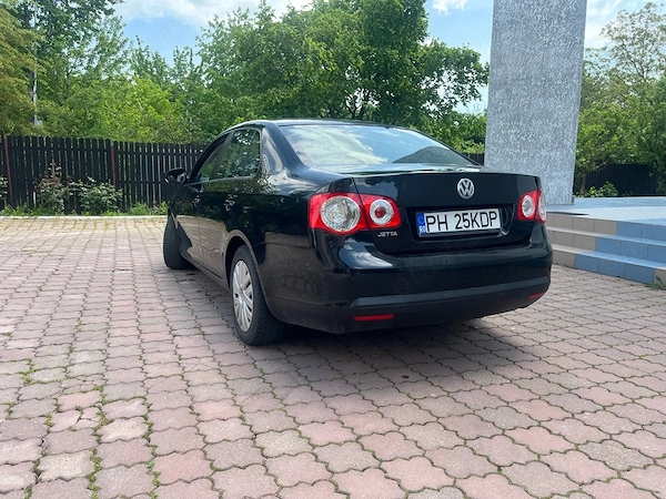 VOLKSWAGEN Jetta 2010 — imagine 4