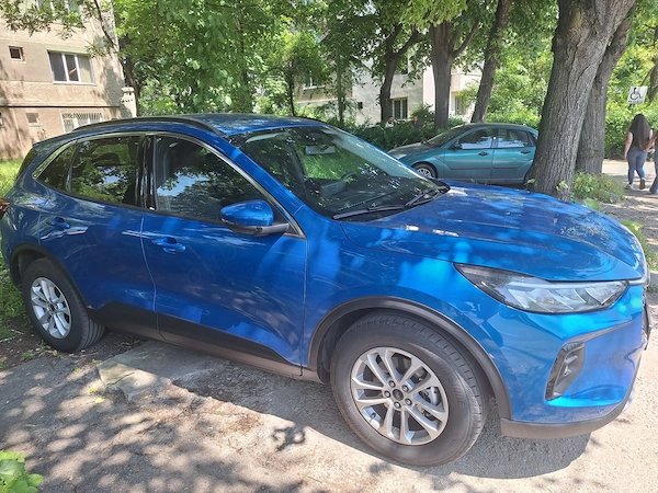 FORD Kuga 2025 — imagine 2