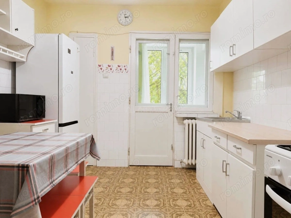 Apartament 4 Camere Etaj 1 cu garaj si boxa Baia Mare Central — fotografia 1