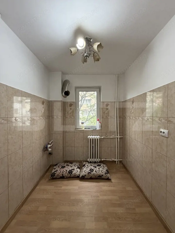 Apartament 2 camere, semidecomandat, et 1, Craiovita — fotografia 3