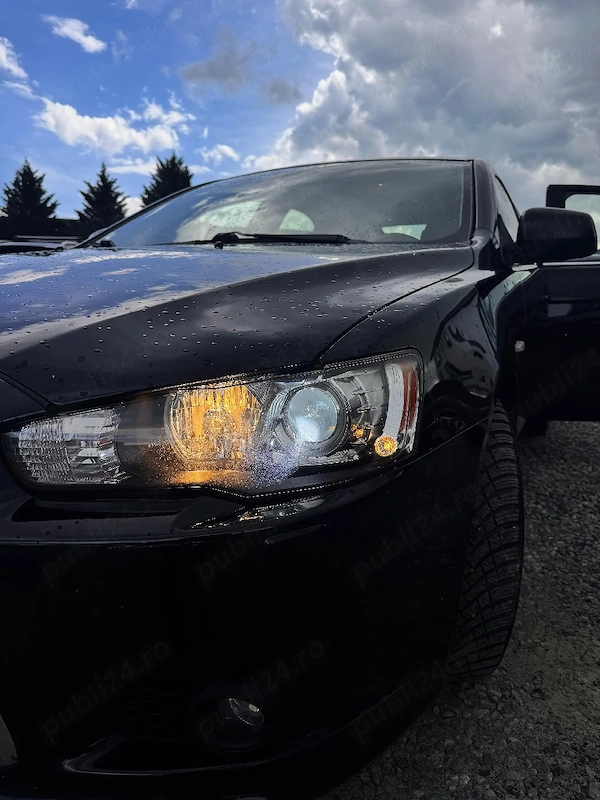 MITSUBISHI Lancer