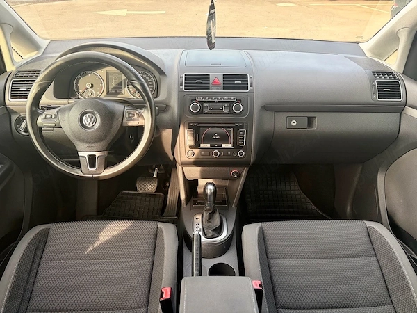 VOLKSWAGEN Touran 2012 — imagine 5