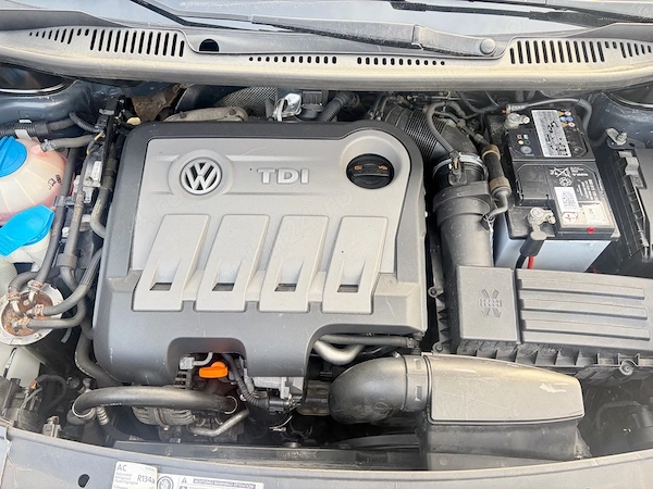VOLKSWAGEN Touran 2012 — imagine 8