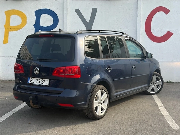 VOLKSWAGEN Touran 2012 — imagine 3