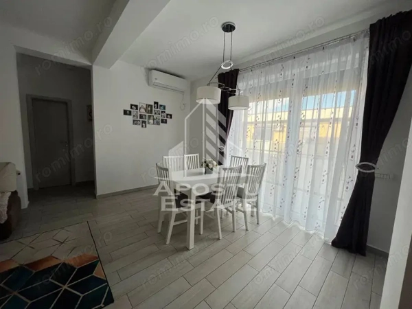 Apartament cu 3 camere, de inchiriat, Dumbravita, Loc de parcare — fotografia 3