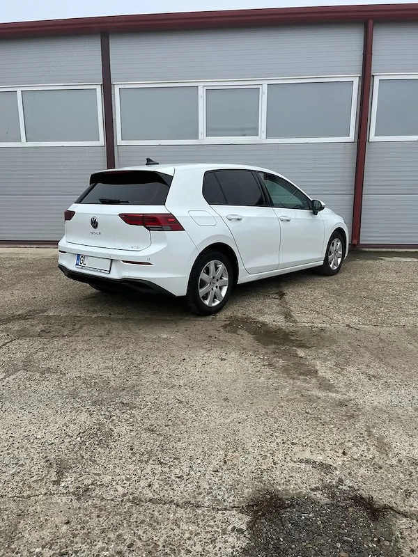 VOLKSWAGEN Golf 2024 — imagine 3