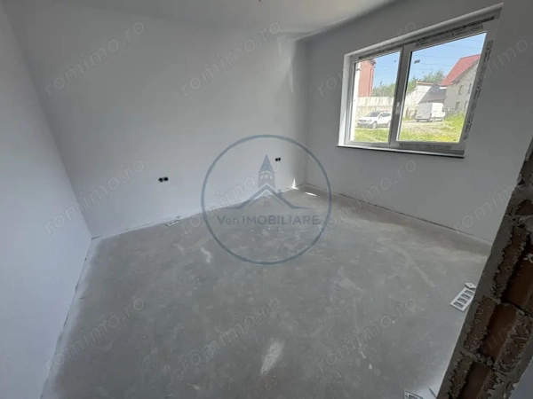 Apartament 2 camere / etaj 1 / loc de parcare si boxa / zona CETATII — fotografia 3