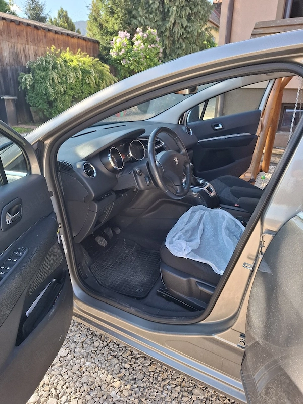PEUGEOT 5008 2010 — imagine 2
