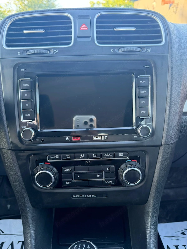 VOLKSWAGEN Golf 2011 — imagine 8
