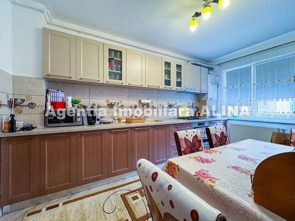 Ap. 2 camere in Mun. Deva, Jud. HD, zona rezidentiala Pietroasa, 74 mp, etaj 3 — fotografia 1
