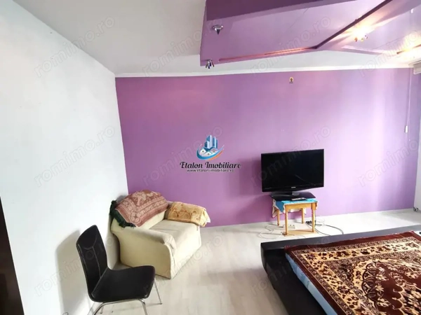 Apartament 3 camere, 2 bai, balcon 6 m, zona Spital Piatra Neamt — fotografia 1