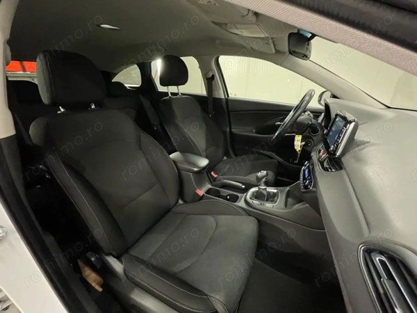 HYUNDAI i30 2022 — imagine 10
